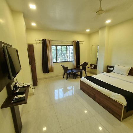 The Living Space Lonavala Eksteriør bilde