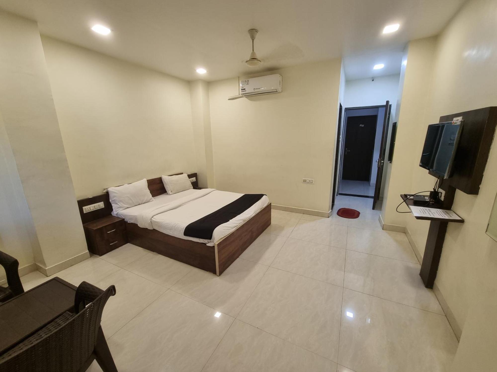 The Living Space Lonavala Eksteriør bilde
