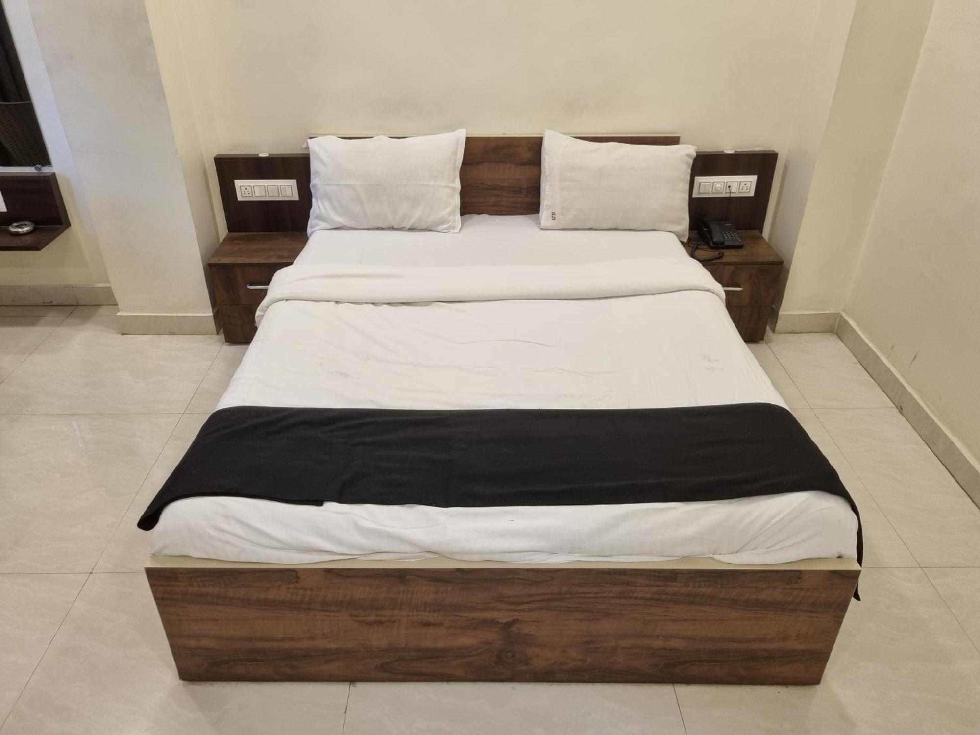 The Living Space Lonavala Eksteriør bilde